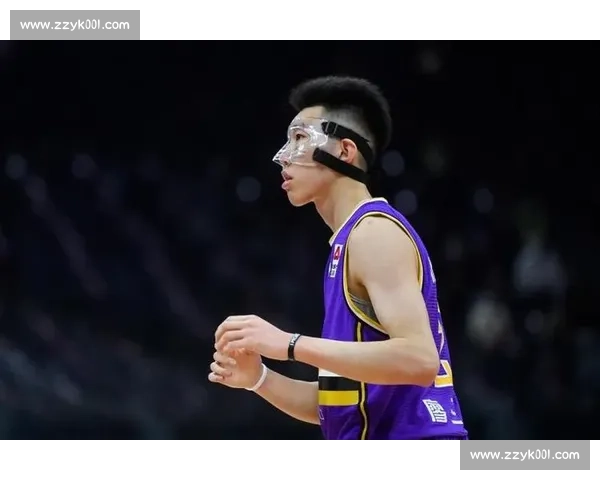 他来了！一人镇守内线，对方球队看到他就想改打外线！